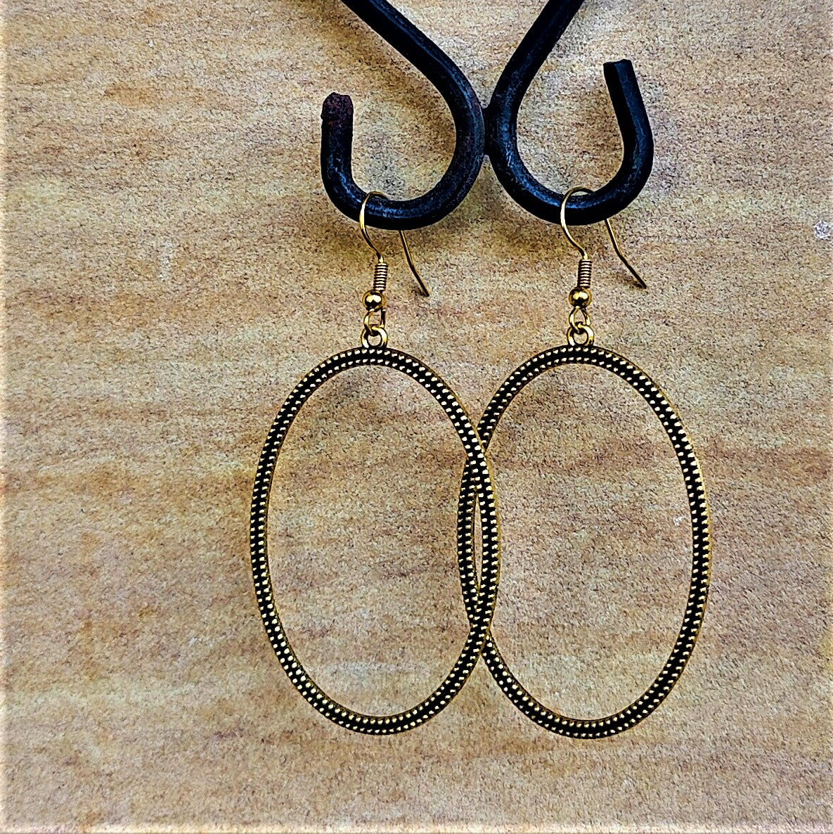Antique Golden pair of Earrings Oval Jewelry Ear Rings Earrings Agtukart
