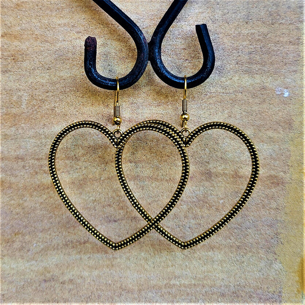 Antique Golden pair of Earrings Heart Jewelry Ear Rings Earrings Agtukart