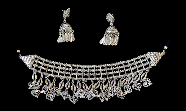 Choker set with Heart pattern hangings Silver Jewelry Set Agtukart