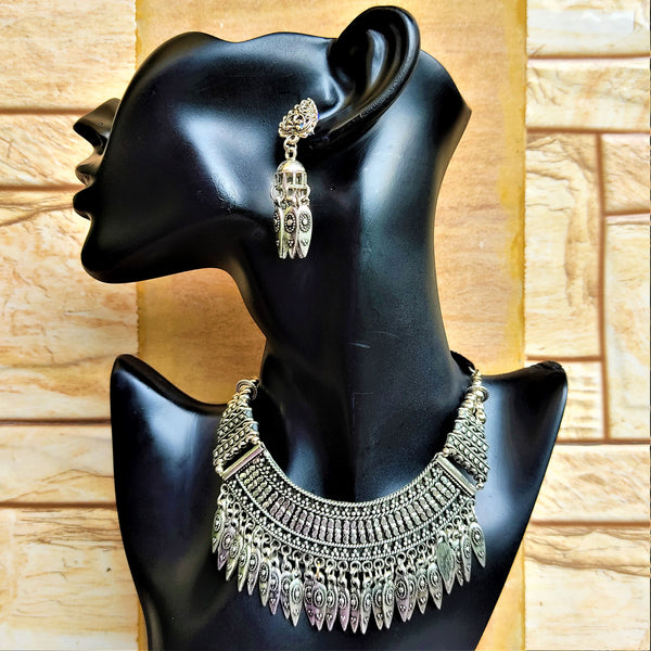 Silver Choker Set with Drop Shape hangings Jewelry Set Agtukart